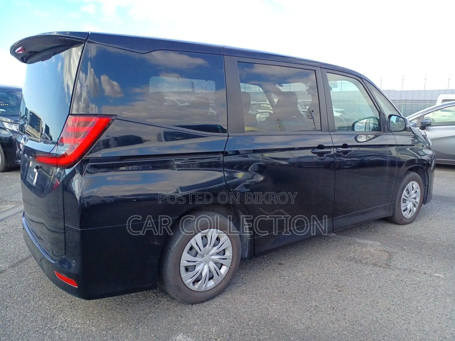 Toyota Noah X 2022