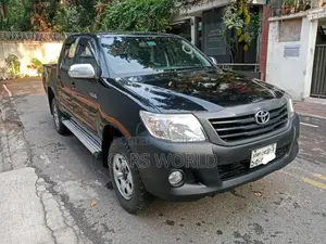 Toyota Hilux double cabin pickup 2014