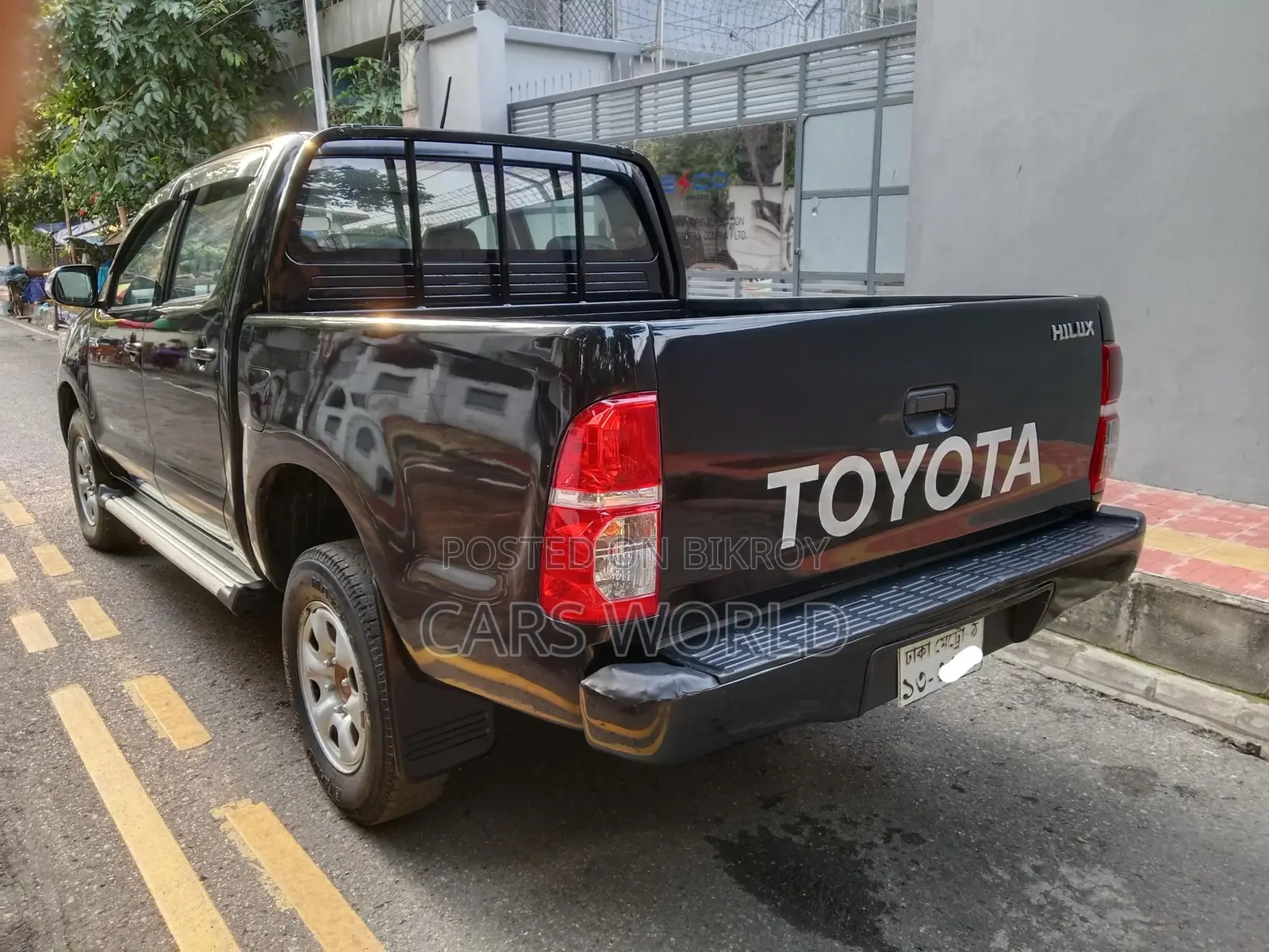 Toyota Hilux double cabin pickup 2014