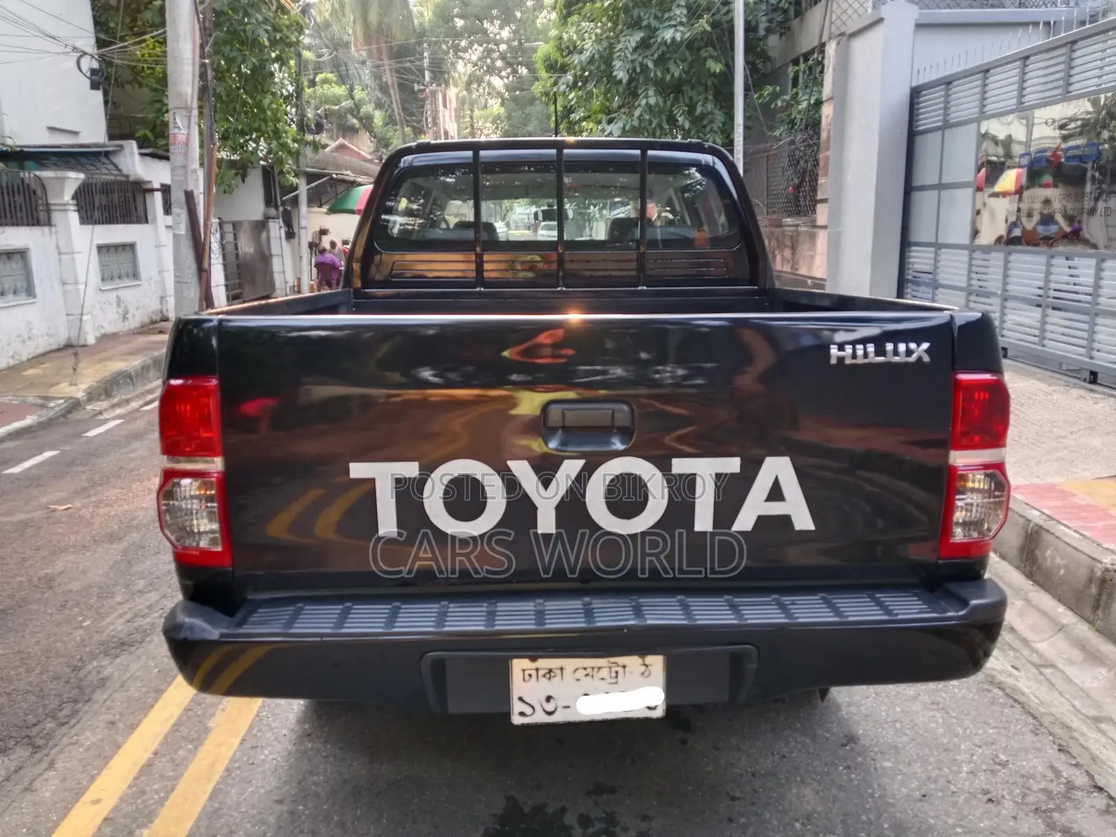 Toyota Hilux double cabin pickup 2014