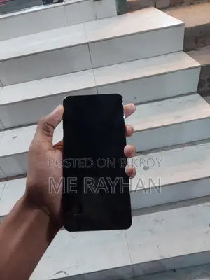 Samsung Galaxy S10 . (Used)