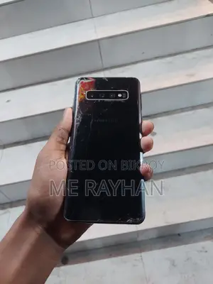 Samsung Galaxy S10 . (Used)