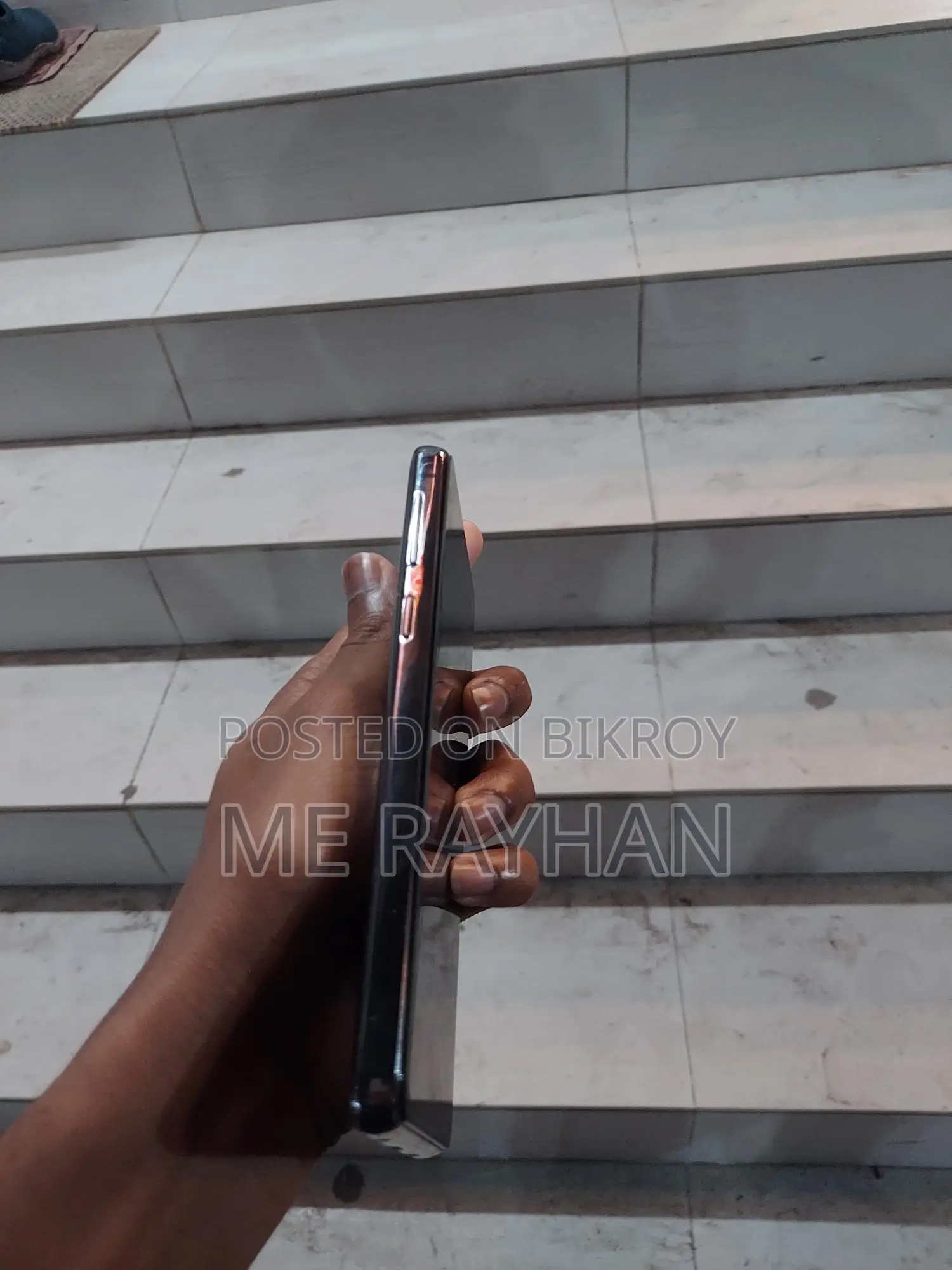 Samsung Galaxy S10 . (Used)