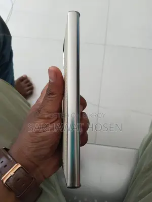 Samsung Galaxy S22 Ultra . (Used)
