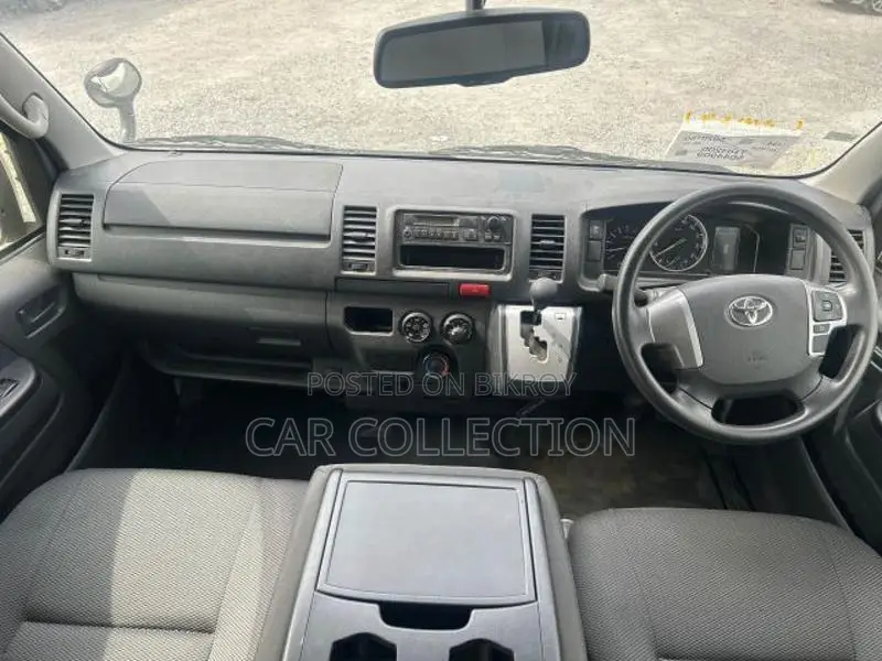 Toyota Hiace DX NEW SHAPE 2020