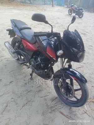 Bajaj Pulsar 150 . 2019