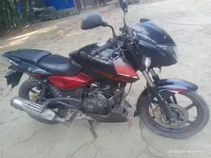 Bajaj Pulsar 150 . 2019