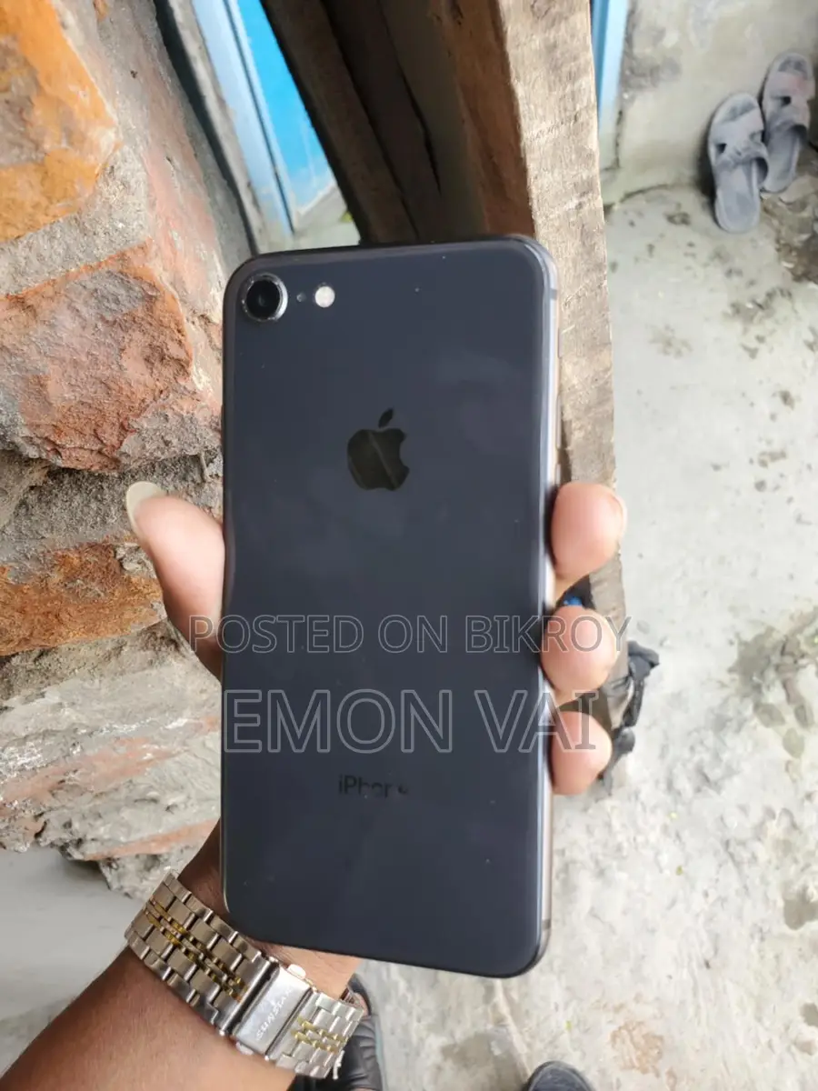 Apple iPhone 8 (Used)