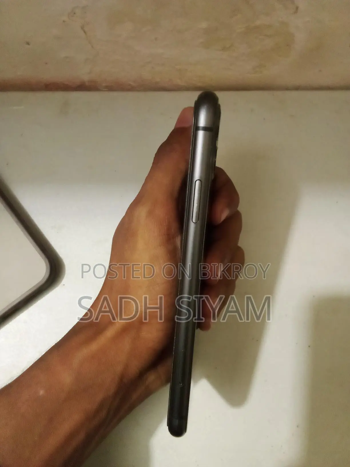 Apple iPhone 11 (Used)
