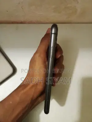 Apple iPhone 11 (Used)