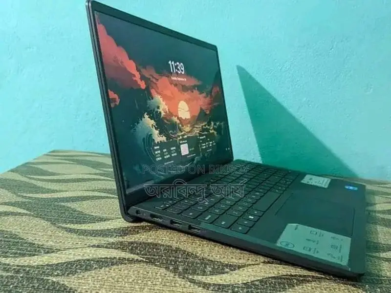 DELL Inspiron 3520