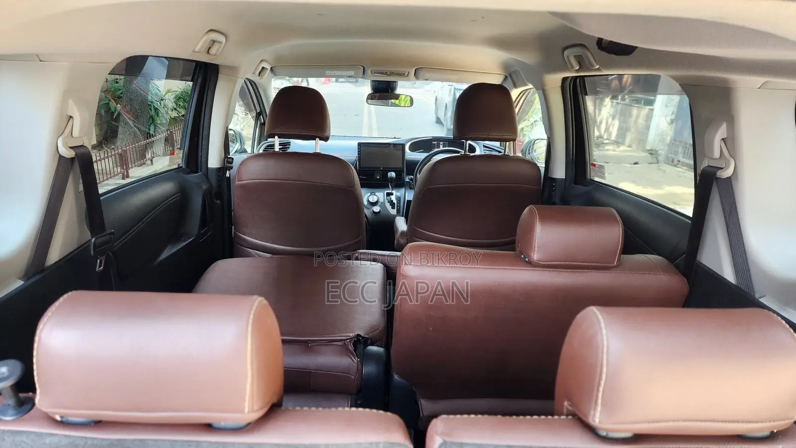 Toyota Sienta 2017