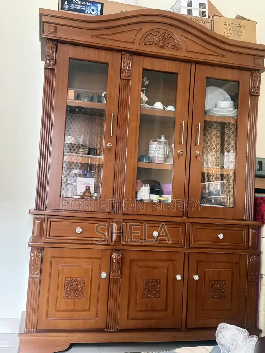 শোকেস বিক্রির জন্য