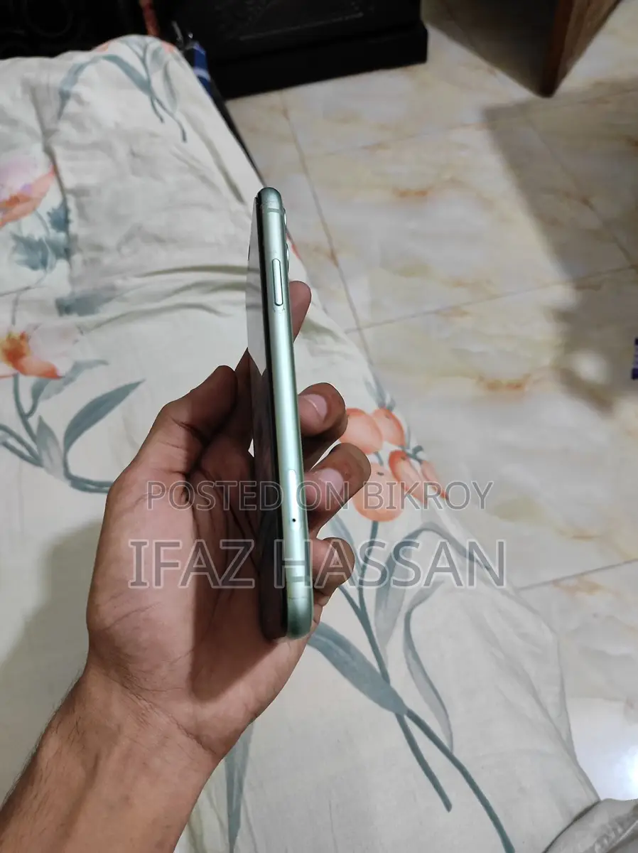 Apple iPhone 11 (Used)