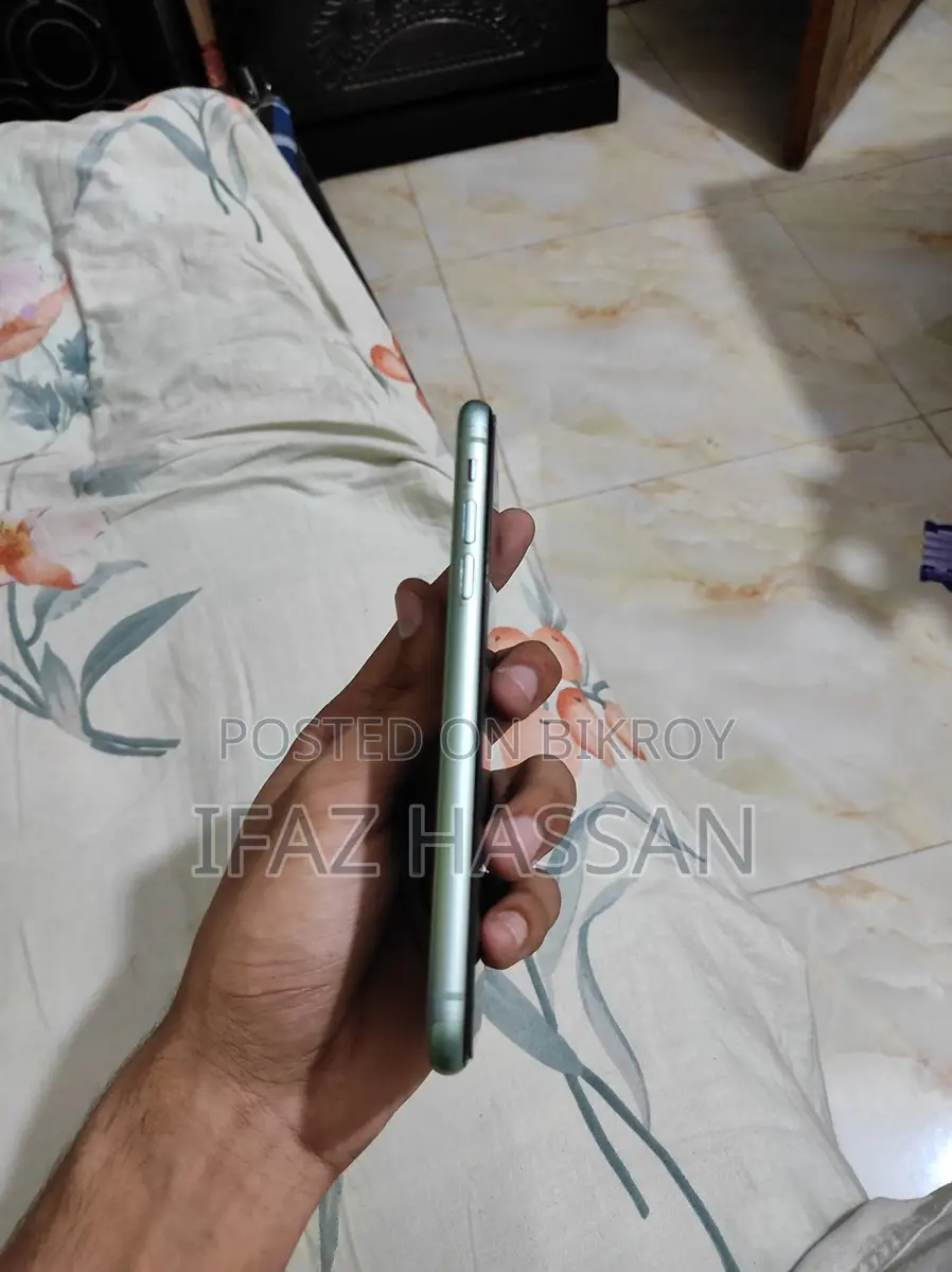 Apple iPhone 11 (Used)