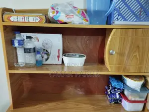 পড়ার টেবিল