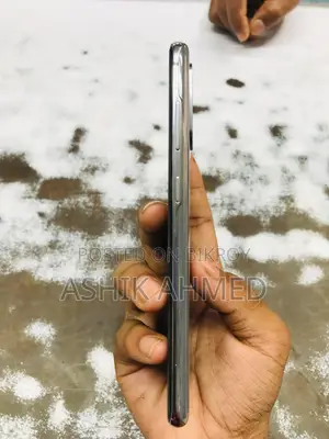 Samsung Galaxy S20 (Used)