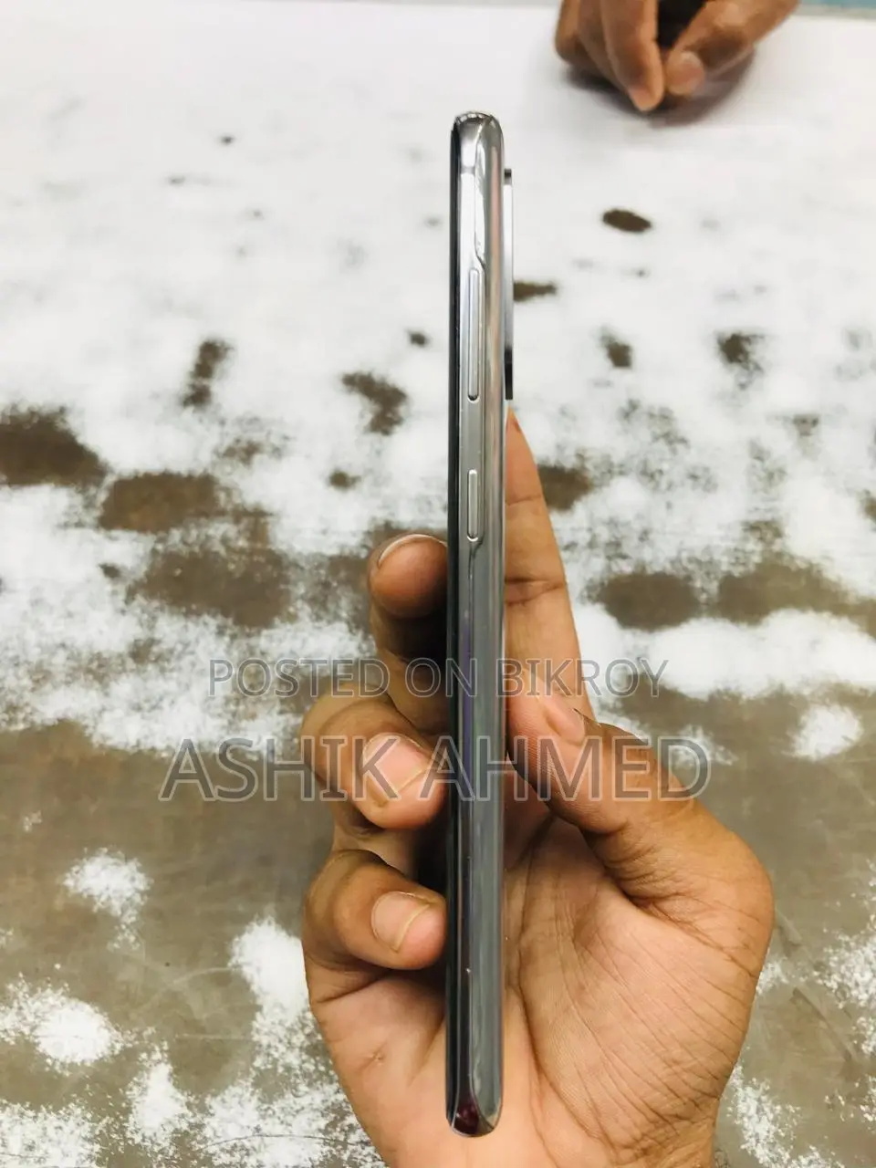 Samsung Galaxy S20 (Used)