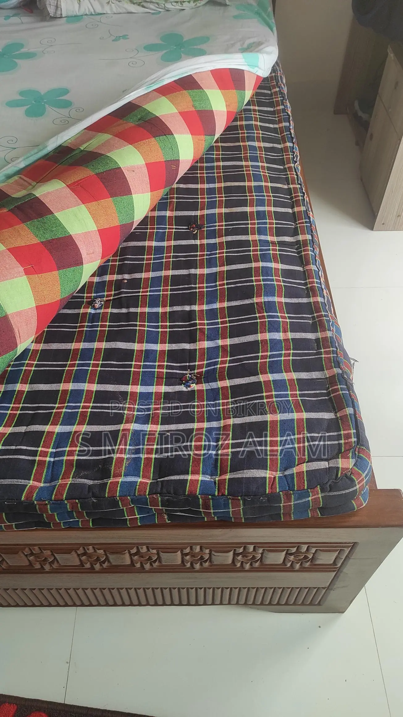 5/7 feet mattress and quilt for sale