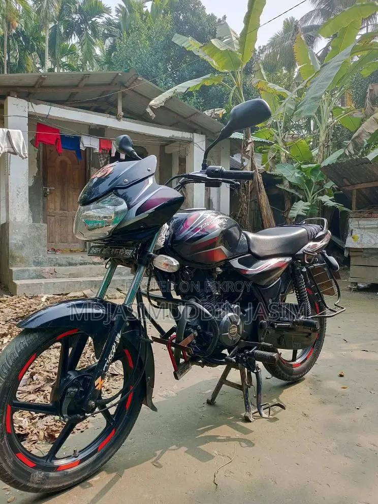 Bajaj Discover 100 . 2017