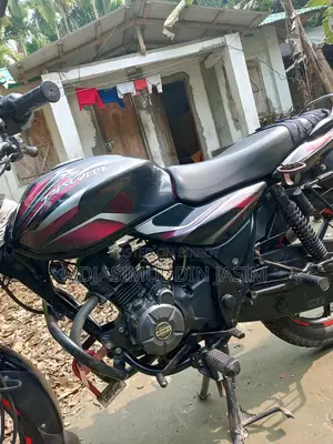 Bajaj Discover 100 . 2017