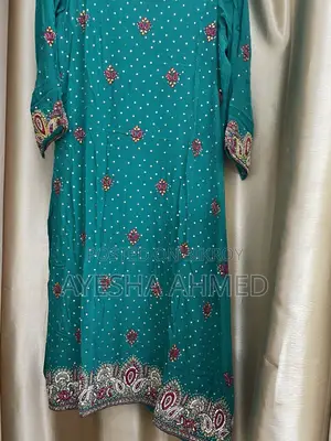 চমৎকার ইন্ডিয়ান থ্রি-পিস সেট