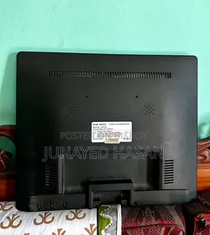 Monitor for Sale (Green Line Problem)