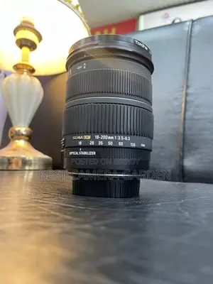 📸 Sigma Zoom Lens EF 18-200mm for Sale