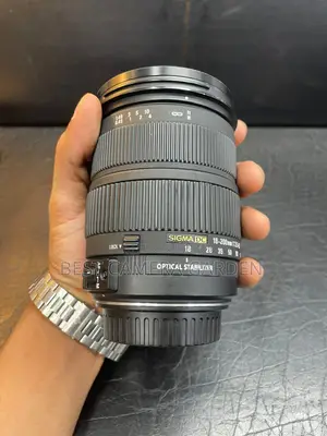 📸 Sigma Zoom Lens EF 18-200mm for Sale