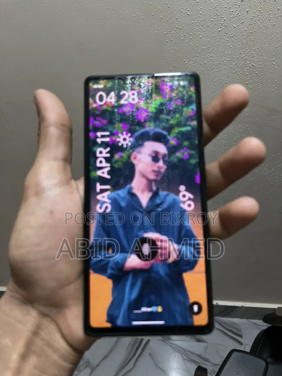 Google Pixel 6a . (Used)