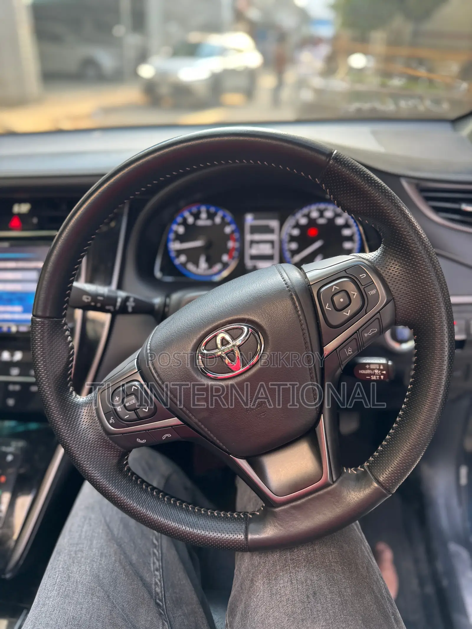 Toyota Harrier Premium-Pkg 2020