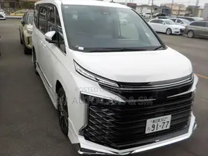 Toyota Voxy Hybrid SZ Pearl New 2022