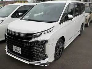 Toyota Voxy Hybrid SZ Pearl New 2022