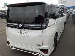 Toyota Voxy Hybrid SZ Pearl New 2022