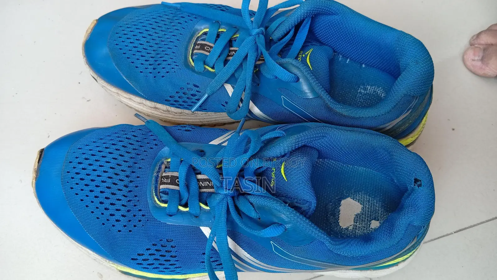 Sneakers for sale at a low price.