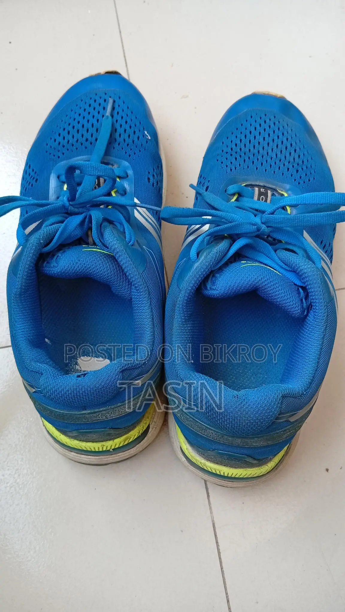 Sneakers for sale at a low price.