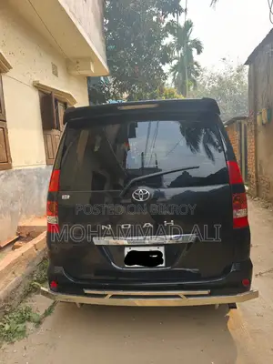 Toyota Noah 2002