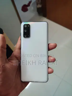 Samsung Galaxy S20 . (Used)