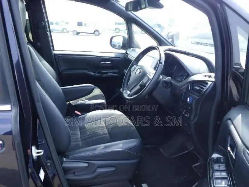 Toyota Esquire Hybrid Gi Premium 2020