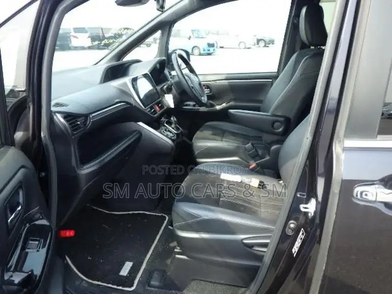 Toyota Esquire Hybrid Gi Premium 2020