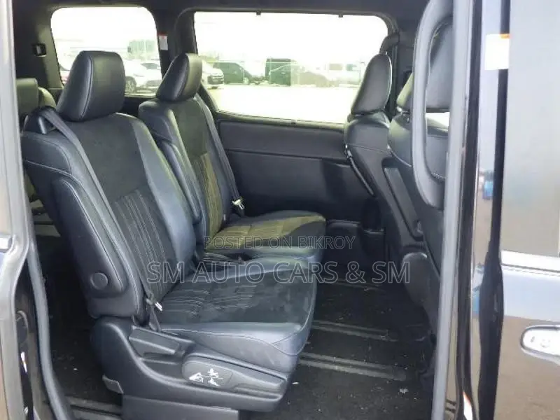 Toyota Esquire Hybrid Gi Premium 2020