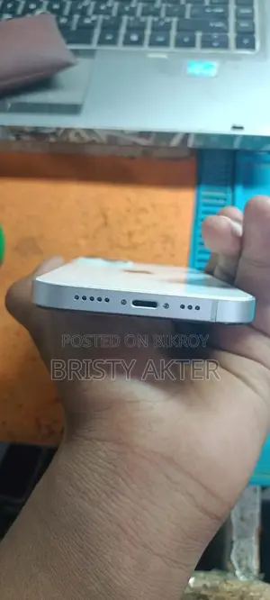 Apple iPhone 13 (Used)