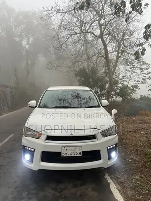 Mitsubishi Outlander 2012