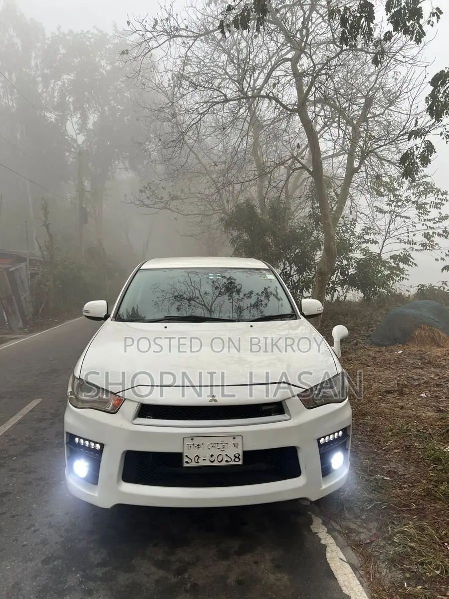 Mitsubishi Outlander 2012