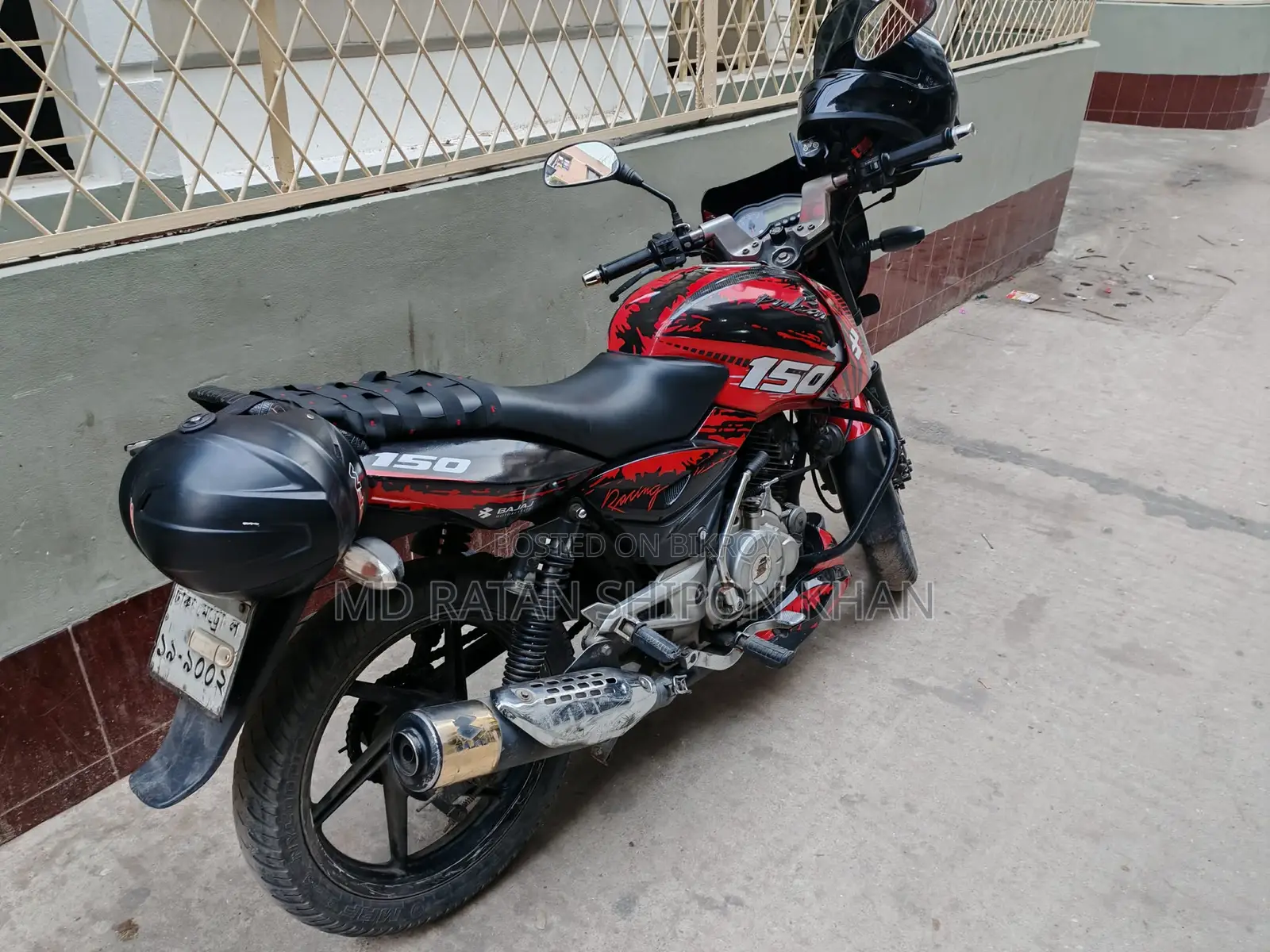 Bajaj Pulsar 150 . 2012