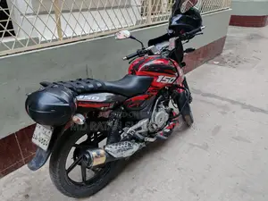 Bajaj Pulsar 150 . 2012