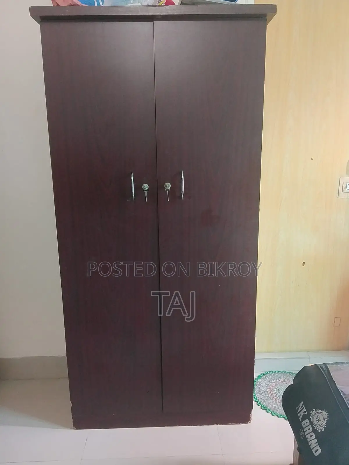 বোর্ডের তৈরি আলমারী তিন ফুট X ছয় ফ্রেশ কন্ডিশনে বিক্রয় করা হবে