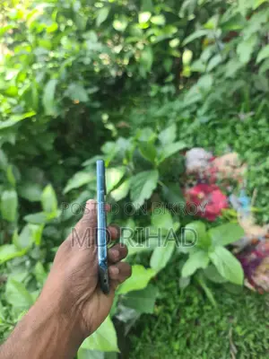 Samsung Galaxy S22 (Used)