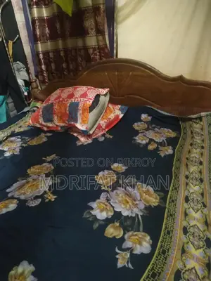 পুরাতন খাট বিক্রি হবে সাথে তোষক আছে