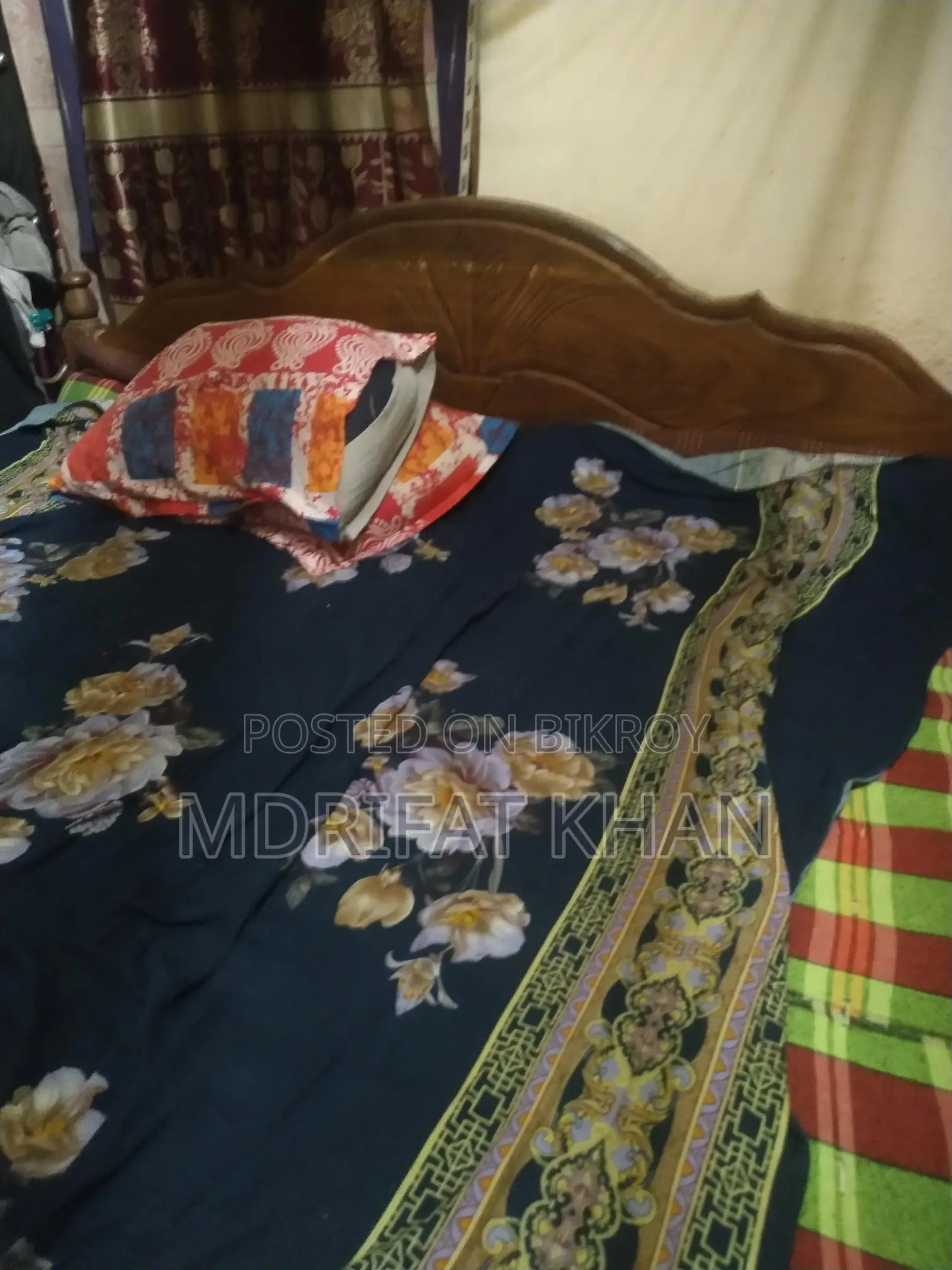 পুরাতন খাট বিক্রি হবে সাথে তোষক আছে